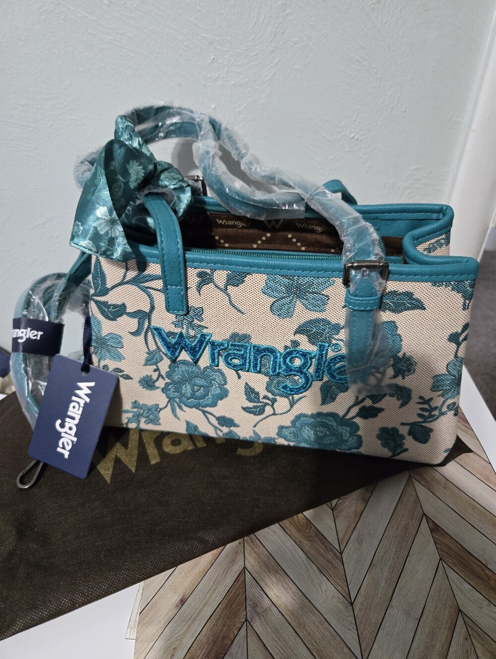 Wrangler Teal Floral Canvas Tote with Teal Trim - Picture 6 of 6